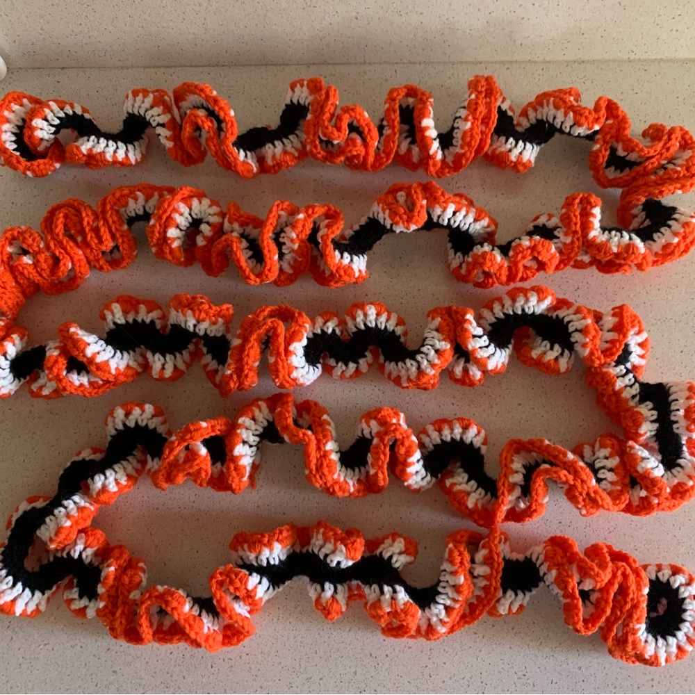 Garland Spiral Ruffle Orange White Black New Thick 150" + Long
